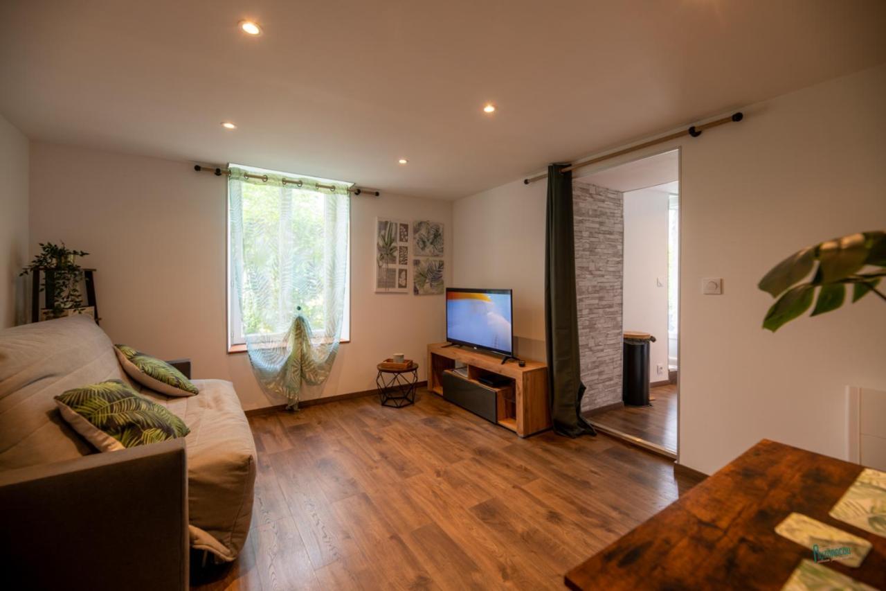 Naturel : Studio Calme Et Agreable Les Bordes Kültér fotó